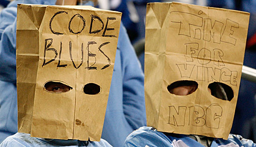 Diese Fans der Tennessee Titans sind in geheimer Mission unterwegs. Oder wollen sie sich nach der 9:31-Pleite gegen die Indianapolis Colts nicht als Titans-Anhänger outen?
