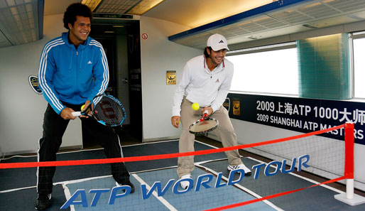 Weltklasse-Tennis auf Schienen: Jo-Wilfried Tsonga und Fernando Verdasco lieferten sich ein heißes Match im Zug
