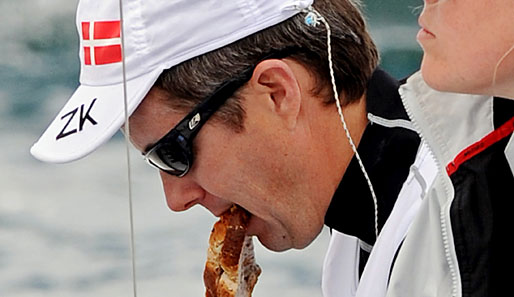 Sport macht hungrig: Das musste auch Prinz Frederik von Dänemark erkennen, als er bei den World Masters Games in Sydney einen Segeltörn wagte