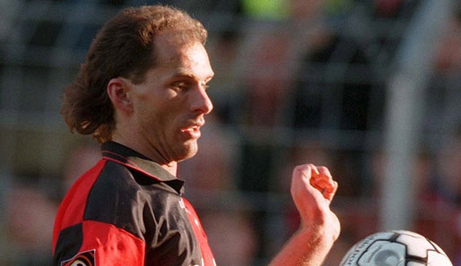 Am 27.11.1993 schoss Freiburgs Kultstürmer Uwe Wassmer den Rekordmeister mit drei Toren im Alleingang ab (3:1).