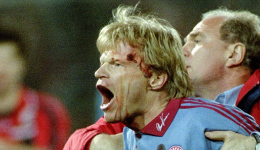 Ein junger Fan traf den Bayern-Keeper mit einem Golfball am Kopf. Der ließ sich blutüberströmt auch von Uli Hoeneß nicht beruhigen