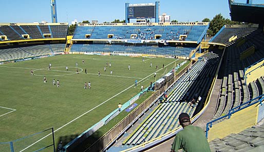Aber auch das kann passieren: Tiro Federal spielt im Stadion von Rosario Central in Argentinien vor 350 Zuschauern gegen Lanus