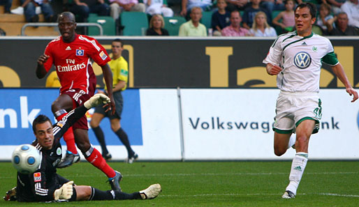Das beste Hinrunden-Spiel des HSV: Ein 4:2-Auswärtserfolg beim Meister aus Wolfsburg. Hier trifft Romeo Castelen zum Endstand