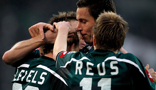 Borussia Mönchengladbach - Hannover 96 5:3: Nach schöner Vorarbeit durch Tobias Levels und Marco Reus stellte Rob Friend die Weichen mit einem herrlichen Kopfball auf Sieg