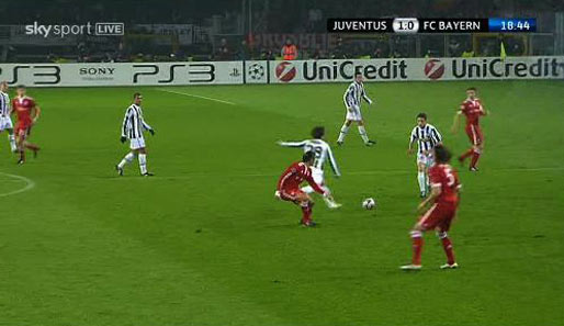 19. Minute, 1:0 für Juve: Demichelis lässt sich im Mittelfeld viel zu leicht von Diego ablaufen