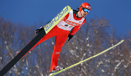 Andreas Wank sprang beim Skisprung-Weltcup in Sapporo 126,5 und 116 Meter weit und belegte den fünften Platz