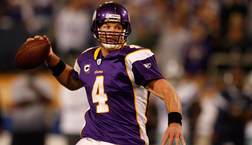 Überragende Leistung von Brett Favre: Der Quarterback führte seine Minnesota Vikings mit vier Touchdown-Pässen zum Playoff-Sieg gegen die Dallas Cowboys