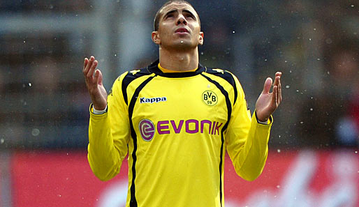 Borussia Dortmund - Hannover 96 4:1: Mohamed Zidan holte sich vor dem Anpfiff nch Beistand von oben