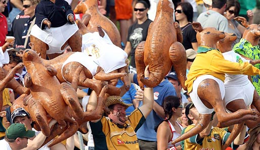 Ohne ihre Känguruhs gehen die Australier nirgendwo hin, vor allem nicht zu den IRB Adelaide International Rugby Sevens. Leider sind die Tiere nur aus Plastik