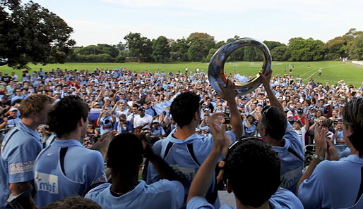 So feiert der FC Sydney den Meistertitel in Australiens Profi-Fußballliga. Zum zweiten Mal nach 2006 gelang dem Klub das Kunststück