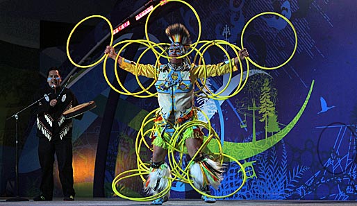 Der Herr der Ringe: Ein Künstler der "Lil'wat Nation"-Ureinwohner bei der Abschluss-Veranstaltung der Paralympics