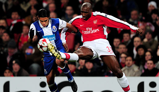 Arsenal - Porto 5:0: Die Engländer um Sol Campbell mussten nach dem 1:2 im Hinspiel ein Tor gegen die Portugiesen aufholen