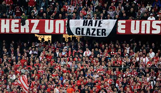 Auch in München: "Love United, hate Glazer". Sogar in der Südkurve hing das mittlerweile berüchtigte Plakat