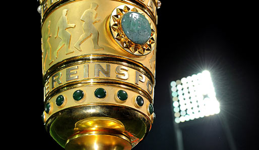 Werder Bremen - FC Augsburg 2:0: Titelverteidiger Werder hatte die große Chance, erneut nach Berlin zum Pokalfinale zu fahren