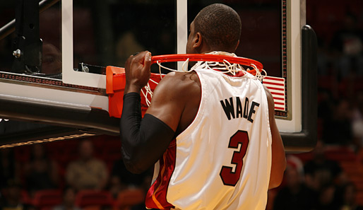 Dwyane Wade mit einer speziellen Warmmachübung vor dem Spiel seiner Miami Heat gegen die Boston Celtics. Wade überragte mit 46 Punkten