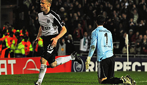 Damien Duff (l.) war im Hinspiel für den FC Fulham erfolgreich