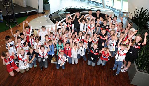 Kids ask Pros - Kinderpressekonferenz mit Spielern des VfB Stuttgart bei Mercedes-Benz