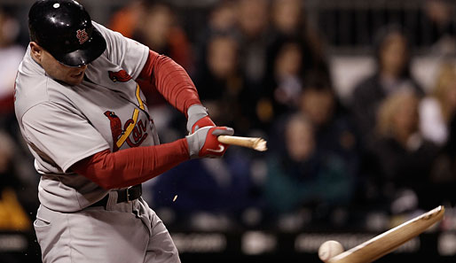 Braucht dringend Urlaub: Matt Holliday baut im MLB-Spiel seiner St. Louis Cardinals gegen die Pittsburgh Pirates aufgestaute Aggression ab