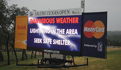 Wer in Texas zum Golf geht, muss vorsichtig sein, denn dort herrscht "gefährliches Wetter" und es wird einem empfohlen, einen sicheren Unterschlupf zu suchen