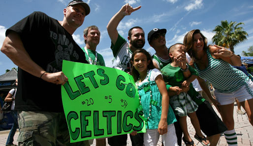 Und da wir gerade bei Fans sind: Auch die Anhänger der Boston Celtics sind bestens gelaunt...
