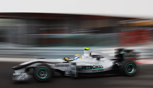 Für Mercedes-Pilot Nico Rosberg alles kein Problem. Der 24-Jährige, in Monaco aufgewachsen und wohnhaft, schaffte die zweitschnellste Zeit