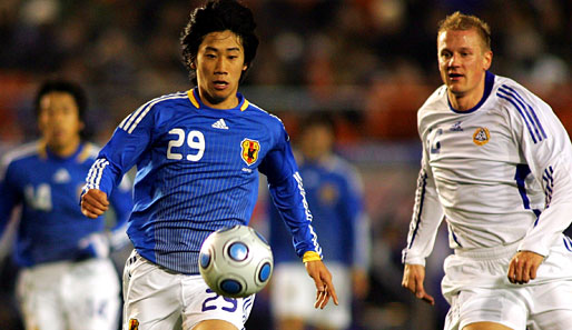 Von Cerezo Osaka kommt der 21-jährige Japaner Shinji Kagawa (l.) für 350.000 Euro zum BVB
