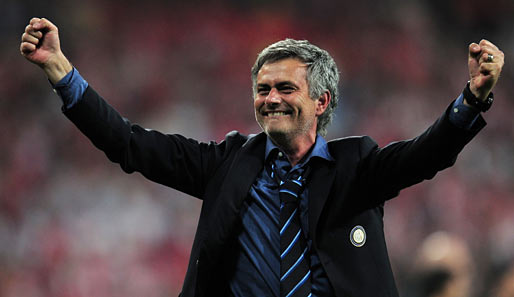 Mourinho überglücklich! Der Portugiese hat nach dem FC Porto auch Inter zum Champions-League-Sieg geführt