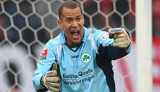 Derweil nahm RW Oberhausen von Liga-Konkurrent SpVgg Greuther Fürth Torwart Stephan Loboue unter Vertrag. Er wechselt den Verein ablösefrei