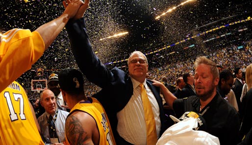 Freude auch bei Lakers-Coach Phil Jackson