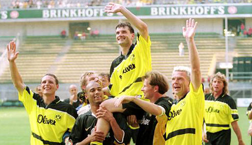 1999 kehrt Michael Zorc dem aktiven Profisport den Rücken. Nach seinem Abschiedsspiel mit zahlreichen BVB-Größen beginnt für ihn eine Phase der Neuorientierung...