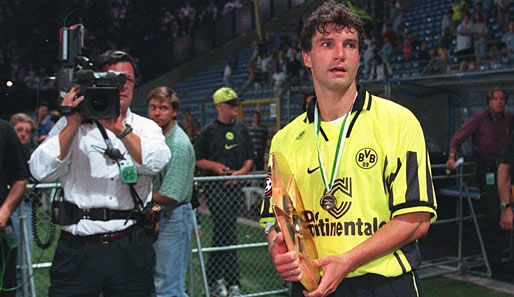 1996 finden unter Trainer Hitzfeld zwei weitere Trophäen den Weg in die BVB-Vitrine. Die Westfalen gewannen mit ihrer Nummer 8 den Supercup und verteidigen den Meistertitel