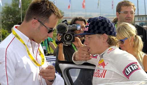 Alle Diskussionen zwischen Kaj Lindstrom und Kimi Räikkönen halfen nichts: Den Sieg bei der Rallye in Bulgarien holte sich Sebastien Loeb