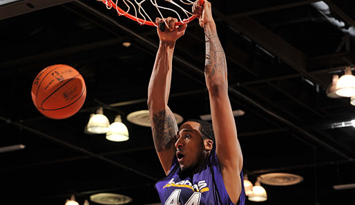 Lass dich nicht hängen! Dazu hat Courtney Sims von den L.A. Lakers beim NBA-Summer-League-Spiel gegen die San Antonio Spurs auch keinen Grund