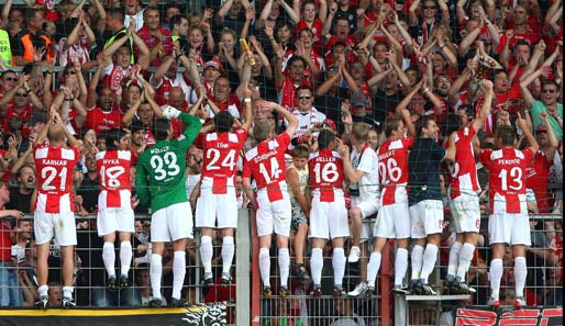 Der größte Erfolg: Der neunte Bundesliga-Platz 2010. Die verpassten und geglückten Aufstiege: Bisher gehörte Dramatik zum Bestandteil in Mainz. Doch 2009/10 setzte sich der FSV im Mittefeld fest – und spielte die beste Saison aller Zeiten