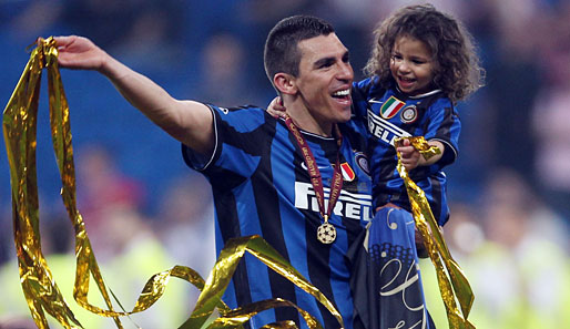 Abwehr: Lucio schaffte mit Inter Mailand 2010 das historische Triple: Pokal, Meisterschaft und Champions League - absolut ein Grund zum Feiern