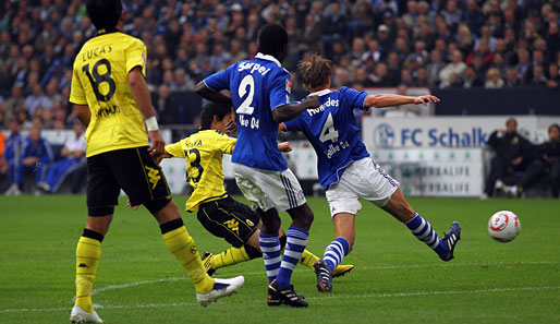 Schalke-Dortmund: 1:3. Die 1:0-Führung für den BVB durch den Japaner Shinji Kagawa