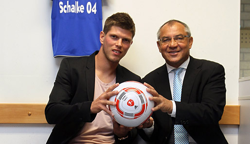 Bei den Königsblauen wurde er von Ex-Trainer Felix Magath persönlich in Empfang genommen. Schalke 04 blätterte 14 Millionen Euro für den Hunter hin
