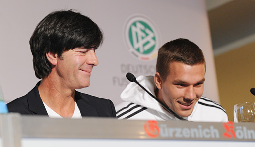 Mercedes-Benz Sportpresse Club in Köln: Bundestrainer Joachim Löw (l.) und Nationalspieler Lukas Podolski