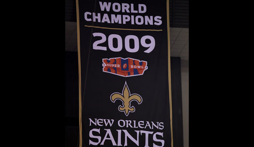 Für beste Laune sorgte die Enthüllung des ersten Championship-Banners in der Geschichte der New Orleans Saints