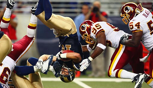 St. Louis - Washington Redskins 30:16: Der Sieg der Rams war überraschend, aber spektakulär. Hier demonstriert Receiver Danny Amendola seine akrobatischen Fähigkeiten
