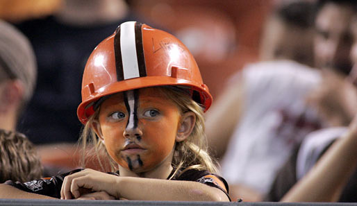 Wie heiß es wohl der kleinen Dame unter dem Helm war? Immerhin siegten die Cleveland Browns gegen die Chicago Bears mit 13:10!