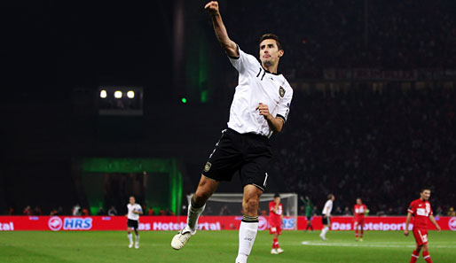Umso mehr freute sich Miroslav Klose über seinen 57. Treffer, der den 3:0-Endstand bedeutete. Damit ist Klose zweitbester DFB-Torschütze der Geschichte