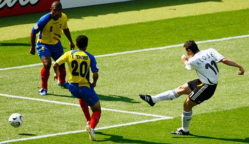 Vorrunde der WM 2006 im eigenen Land: Der Gegner der deutschen Mannschaft heißt Ecuador. Und wer trifft? Richtig, Miroslav Klose