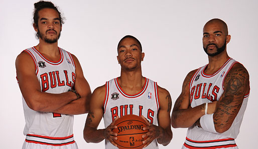 Das neue starke Trio bei den Chicago Bulls (v.l.): Joakim Noah, Derrick Rose und Carlos Boozer. Könnten eigentlich alle mal freundlicher gucken - besonders Noah