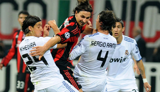 AC Mailand - Real Madrid 2:2: Ein spannendes und hart umkämpftes Spiel in Mailand. Erst ist Real überlegen und geht durch Higuain verdient in Führung