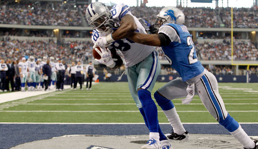 Dallas Cowboys - Detroit Lions 35:19: Dez Bryant (l.) ist in der Endzone kaum zu verteidigen. Sein Touchdown brachte die Cowboys in Führung