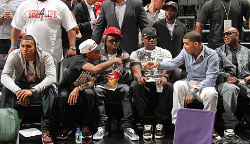 NBA-Topspiel Heat vs. Celtics: Die American Airlines Arena in Miami wird zum Treffpunkt der Black-Music-Szene. Mit dabei (v.l.n.r.): Chris Brown, Bow Wow und Lil Wayne