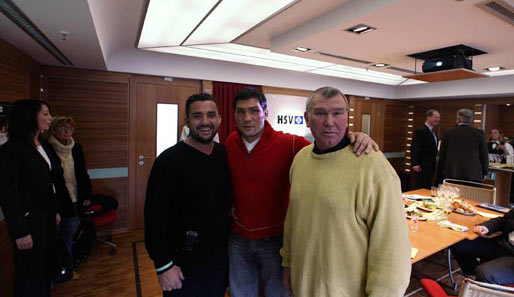 Ahmet Öner 2003 mit Dariusz Michalczewski und seinem Ex-Schwiegervater Fritz Sdunek in der VIP-Lounge des HSV