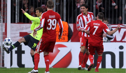 Franck Ribery (r.) besorgte die Führung für den FC Bayern und ließ später noch einen zweiten Treffer folgen