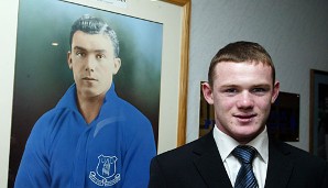 In Liverpool nahm eine große Karriere seinen Anfang: Wayne Rooney kam aus der Jugend des FC Everton und wechselte 2004 zu ManUnited. Links ein Foto von Legende Dixie Dean